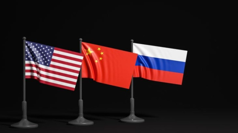 بلومبرغ: الغرب يدفع ثمن أخطائه في حرب النفوذ العالمي مع الصين وروسيا